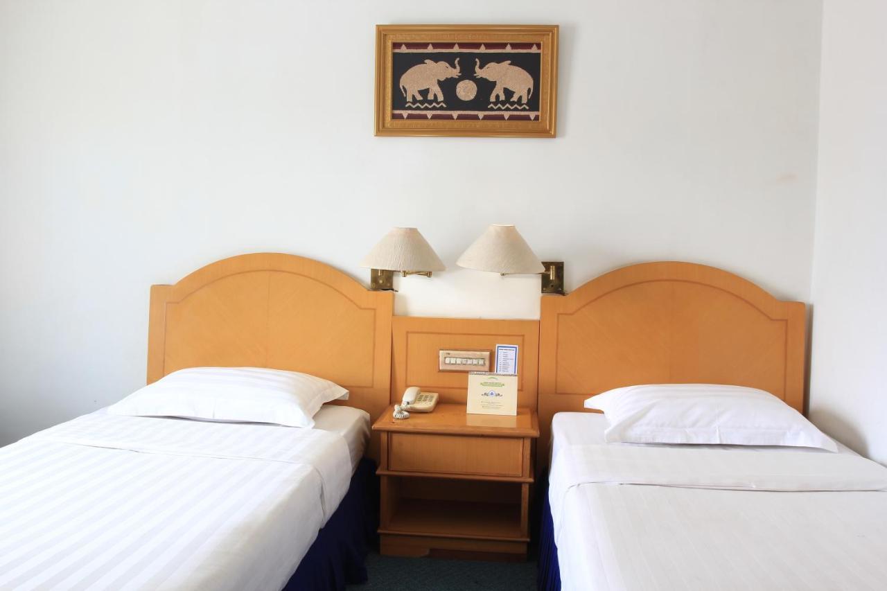 Hotel Marcopolo Bandar Lampung Exterior foto