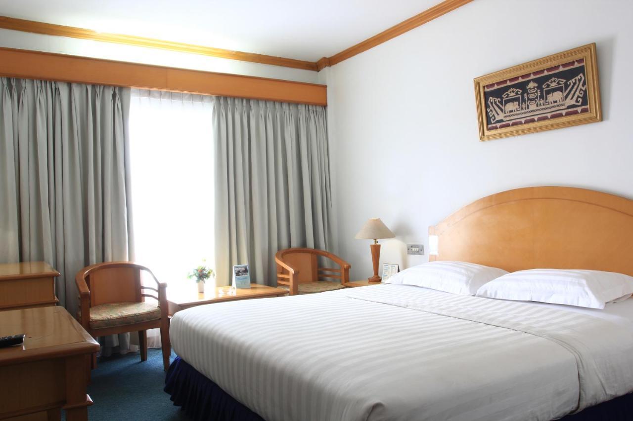 Hotel Marcopolo Bandar Lampung Exterior foto